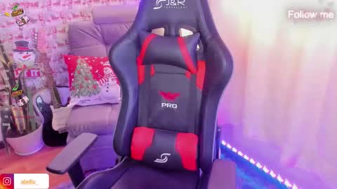 Snapshot of malefic_soul chatting on December 19, 2025, 12:23 pm MALEFIC online show from December 19, 2025, 12:23 pm