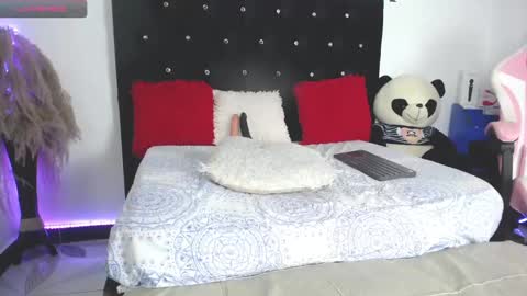 Snapshot of maleja_22_ chatting on December 2, 2024, 6:30 am Maleja online show from December 2, 2024, 6:30 am