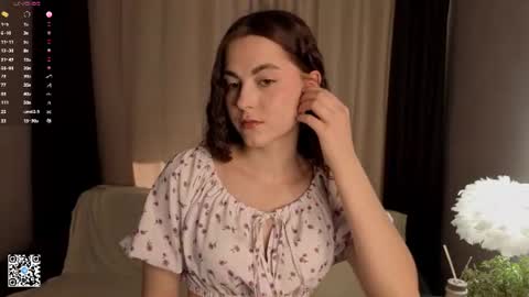 Mia online show from July 3, 2026, 4:19 am
