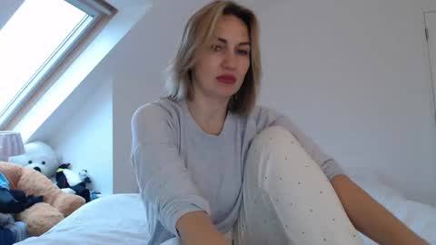 mallinia online show from January 27, 2025, 4:33 pm