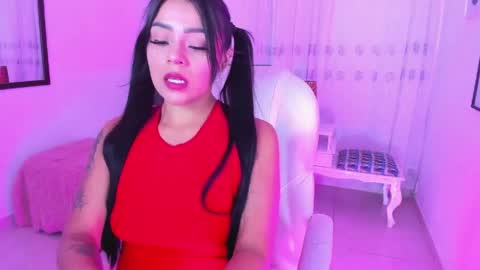 Mallorie online show from April 22, 2026, 5:47 pm