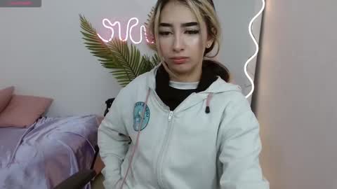 Malory  online show from October 19, 2025, 11:33 am