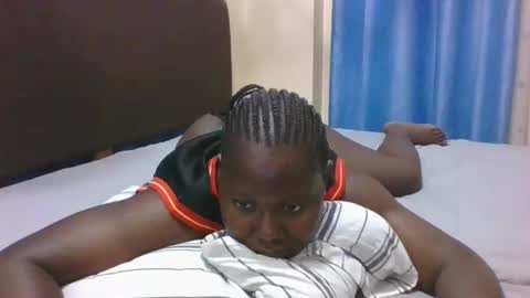 Snapshot of mamasita2023 chatting on February 8, 2025, 6:01 pm mamasita2023 online show from February 8, 2025, 6:01 pm