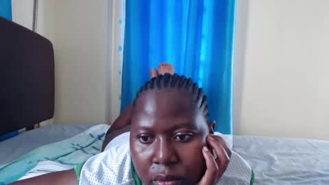 Snapshot of mamasita2023 chatting on February 10, 2025, 12:29 pm mamasita2023 online show from February 10, 2025, 12:29 pm