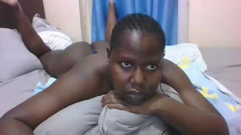 Snapshot of mamasita2023 chatting on February 24, 2025, 5:20 pm mamasita2023 online show from February 24, 2025, 5:20 pm