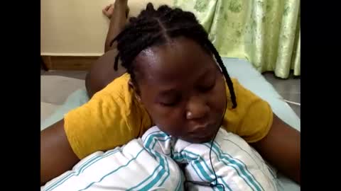 Snapshot of mamasita2023 chatting on October 16, 2025, 9:21 am mamasita2023 online show from October 16, 2025, 9:21 am