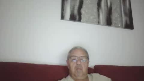 Snapshot of mambow99 chatting on October 16, 2025, 12:44 am OLDMANFREE online show from October 16, 2025, 12:44 am