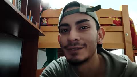 Mickey online show from December 17, 2025, 9:32 pm