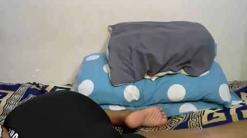 mamuuu_ online show from December 14, 2025, 8:35 pm