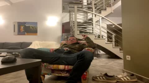 man38110 online show from January 3, 2025, 11:01 pm