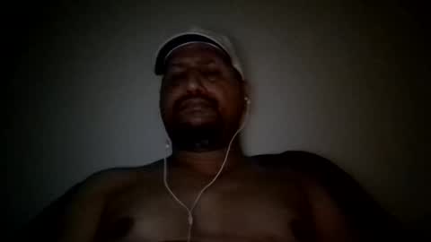 Snapshot of man_new chatting on September 13, 2025, 11:43 am Man new online show from September 13, 2025, 11:43 am