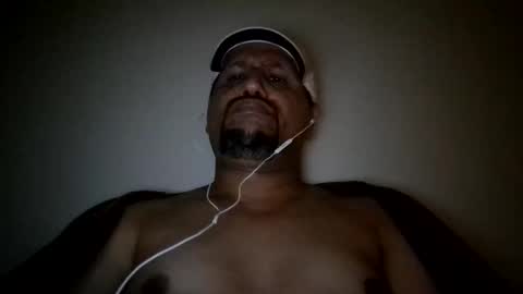 Snapshot of man_new chatting on October 12, 2025, 11:04 pm Man new online show from October 12, 2025, 11:04 pm