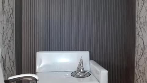 man_san11 online show from October 10, 2025, 4:06 pm