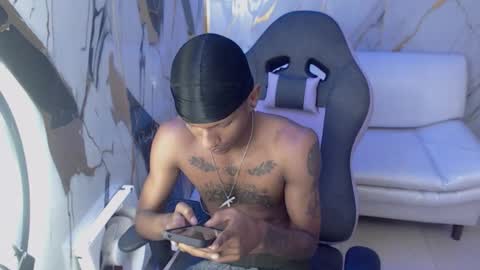 man_san11 online show from November 9, 2025, 3:10 pm