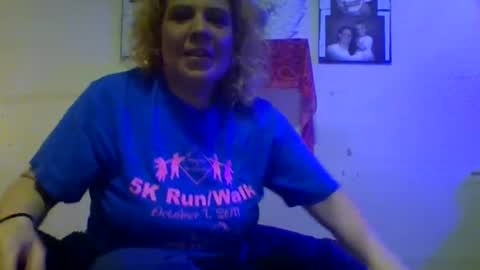 mindy22 online show from April 19, 2026, 8:24 am