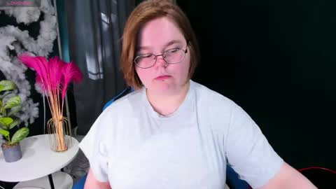 Snapshot of maneela_kennedy chatting on May 27, 2026, 11:18 am Maneela online show from May 27, 2026, 11:18 am