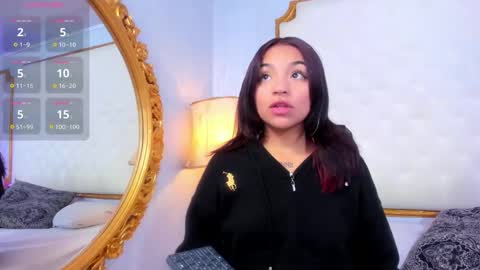 manelyk_evanss online show from November 12, 2025, 11:10 am