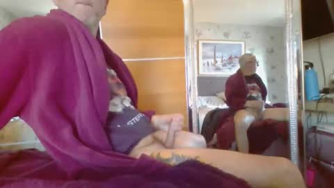 mangomann online show from November 21, 2025, 10:36 am