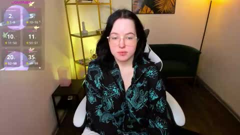 manic_pixie_ online show from November 9, 2025, 10:35 am