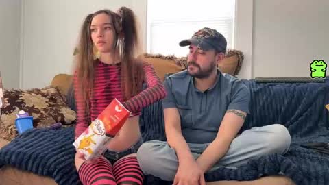 manicpixiedreamfrog online show from April 18, 2026, 6:01 pm