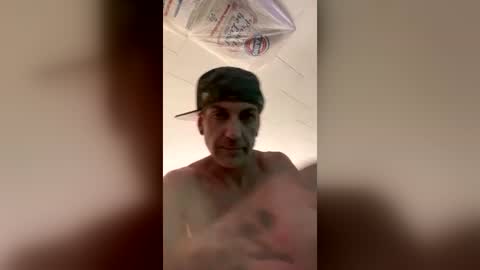 mansbest_frnd online show from July 8, 2026, 5:28 pm