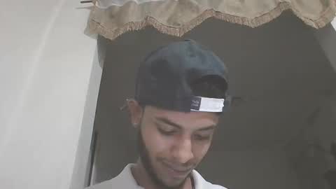 Snapshot of manuel444rl chatting on February 4, 2025, 11:27 pm Manuel RL online show from February 4, 2025, 11:27 pm