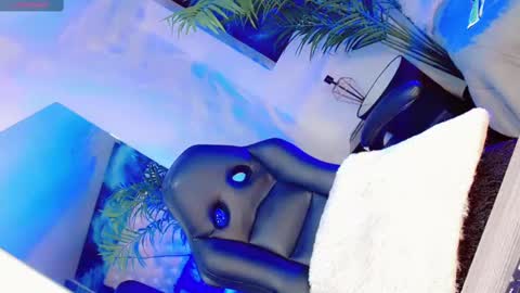 Snapshot of manuela_kingsley chatting on March 8, 2025, 6:05 pm Manuela Kingsley online show from March 8, 2025, 6:05 pm