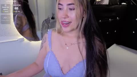 Snapshot of manuelaveelez chatting on March 10, 2026, 5:34 am Manuela online show from March 10, 2026, 5:34 am