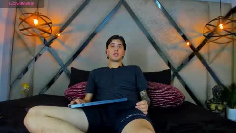 Manuel online show from March 13, 2026, 5:03 am