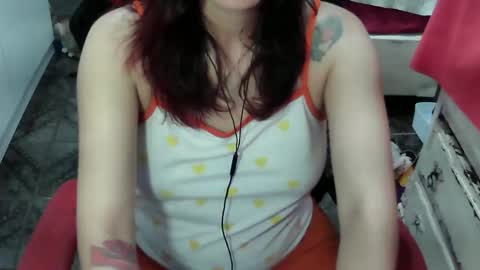 Manu Escarlate online show from April 16, 2026, 1:50 am