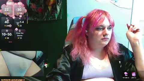 Snapshot of maplebeesticky chatting on January 22, 2025, 3:20 am Maple online show from January 22, 2025, 3:20 am