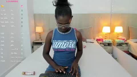 Mara Sinclair online show from July 27, 2026, 7:32 pm
