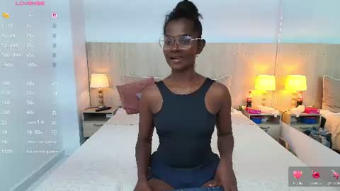 Mara Sinclair online show from July 28, 2026, 7:39 pm