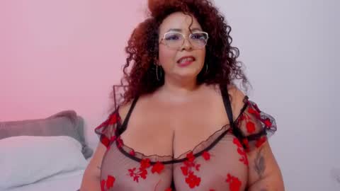 Mrs. Sweet online show from October 2, 2025, 1:01 am