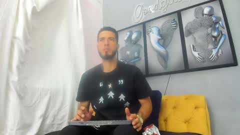 Marc Ruffalo online show from April 12, 2026, 7:19 pm