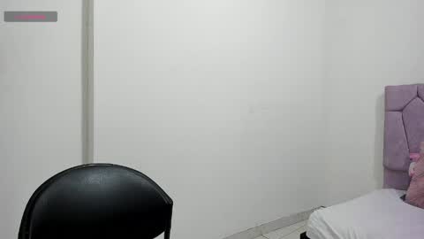 marcela_ladys online show from April 25, 2026, 3:53 pm