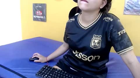 marcelasweet457 online show from March 22, 2026, 1:36 pm