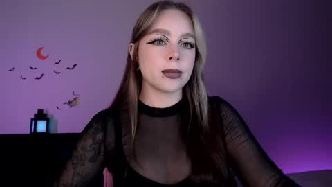 Snapshot of marceline_red chatting on November 9, 2025, 5:11 pm Lady Marceline online show from November 9, 2025, 5:11 pm