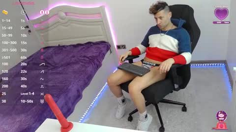 Snapshot of marco_athlete chatting on February 10, 2025, 7:15 am silas online show from February 10, 2025, 7:15 am