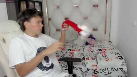 marco_jrs online show from December 17, 2024, 6:42 pm