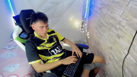 marco_jrs online show from January 8, 2025, 1:20 pm