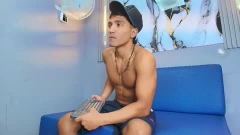 marco_smith2 online show from May 29, 2026, 3:37 am