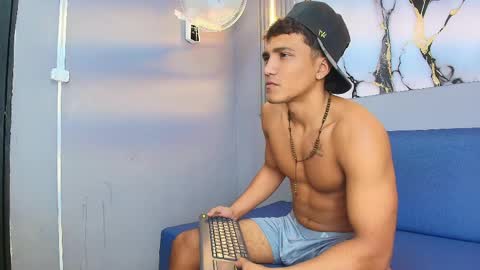 marco_smith2 online show from May 30, 2026, 3:47 am