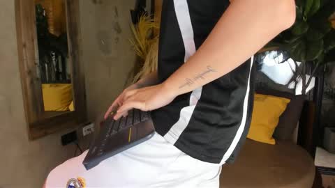 marcovitto online show from November 21, 2025, 7:45 pm