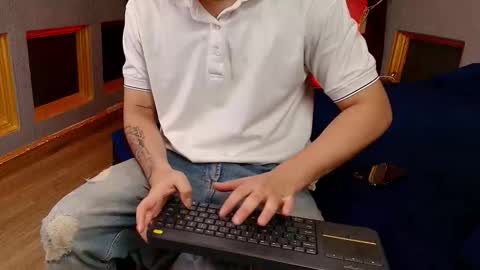 marcovitto online show from December 3, 2025, 11:52 am