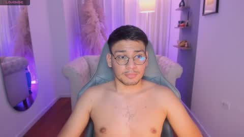 Snapshot of marcuswildx chatting on December 16, 2025, 10:48 pm marcus online show from December 16, 2025, 10:48 pm