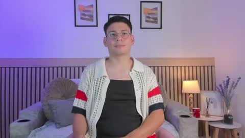 Snapshot of marcuswildx chatting on December 17, 2025, 8:48 pm marcus online show from December 17, 2025, 8:48 pm