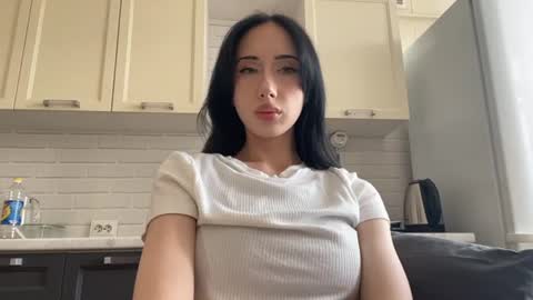 Isabella online show from July 19, 2026, 1:15 pm