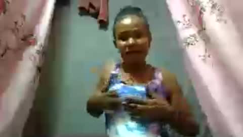 Snapshot of mareella40 chatting on July 24, 2026, 12:47 pm mareella40 online show from July 24, 2026, 12:47 pm
