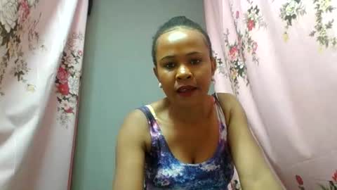 Snapshot of mareella40 chatting on July 25, 2026, 1:25 am mareella40 online show from July 25, 2026, 1:25 am